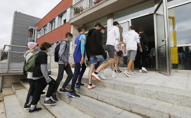 Los jueces tumban la adjudicación de 200 cátedras de instituto