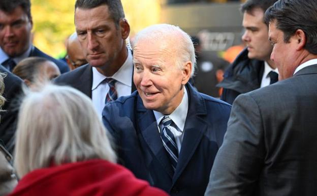 Biden urge a las empresas a pagar por el aborto de sus empleadas