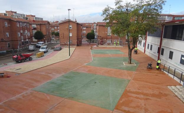 La remodelación de la plaza dignifica el corazón de Las Viudas