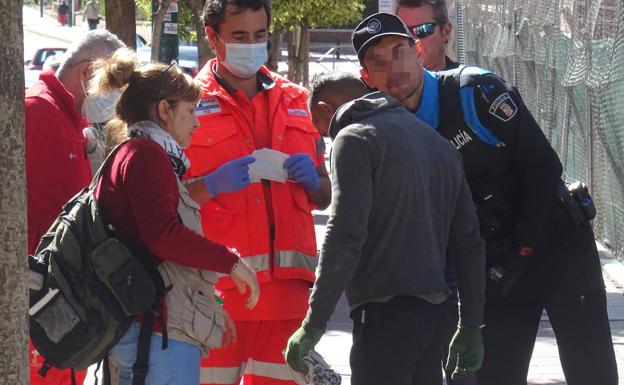 «He conseguido tranquilizarle y, después de quince minutos, ha bajado él mismo de la grúa»