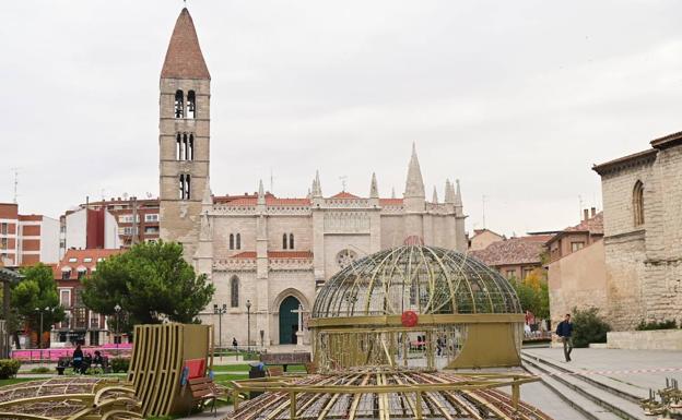 Las coronas gigantes vuelven para deslumbrar en Navidad en Portugalete