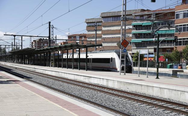 El Defensor del Pueblo investiga la expulsión de 22 escolares de un tren en Palencia