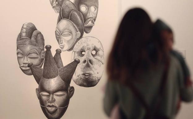 Jesús Alonso baila un 'Menuet' en el Palacio de Pimentel