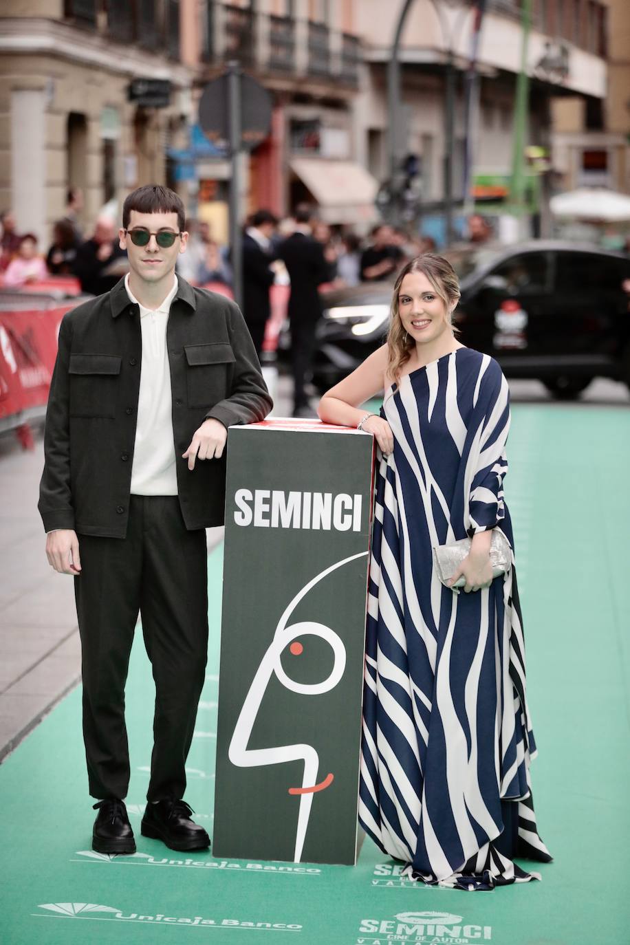 Alfombra verde en la clausura de la Seminci 2022 (4/4)