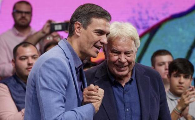 Sánchez exhibe el respaldo de Felipe González en la crisis del CGPJ