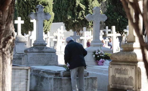 El 75% de los fallecidos en Valladolid este año han sido enterrados y el resto, incinerados