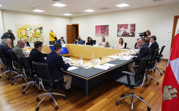 El último pleno del año aprobará el presupuesto de la Junta entre el 22 y el 23 de diciembre