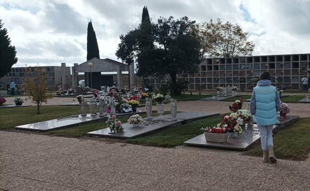 Normalidad, flores y un recuerdo a 'Paquillo', crítico taurino de Medina del Campo