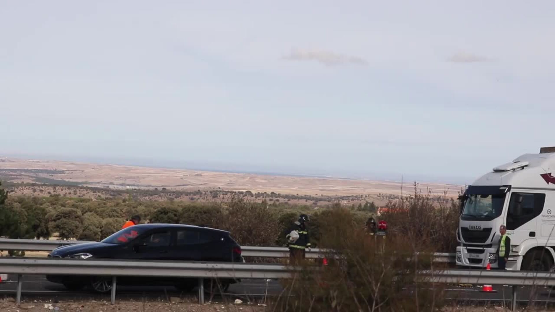 Accidente entre una furgoneta y un camión en la AP-61 a la altura de La Losa