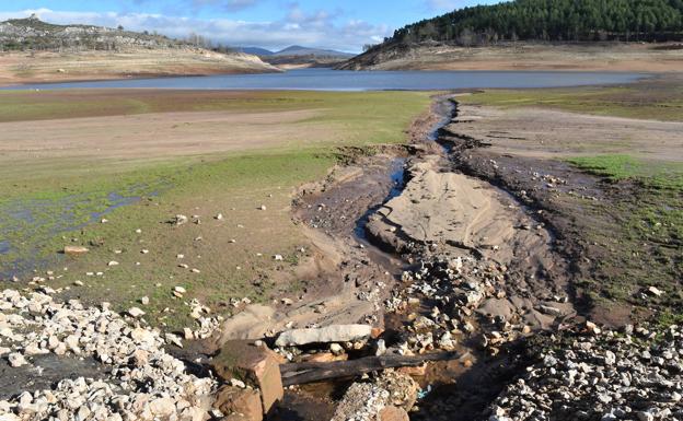 Las lluvias de la última semana incrementan solo un 6,5% el agua en los embalses de Palencia