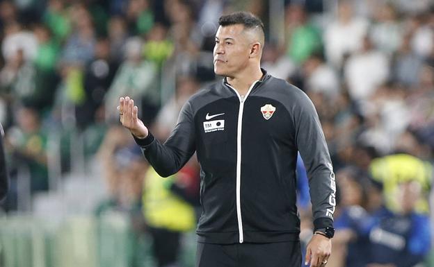 Almirón: «No sé si me la juego. Estoy convencido de que el equipo ha mejorado y que va a seguir mejorando»