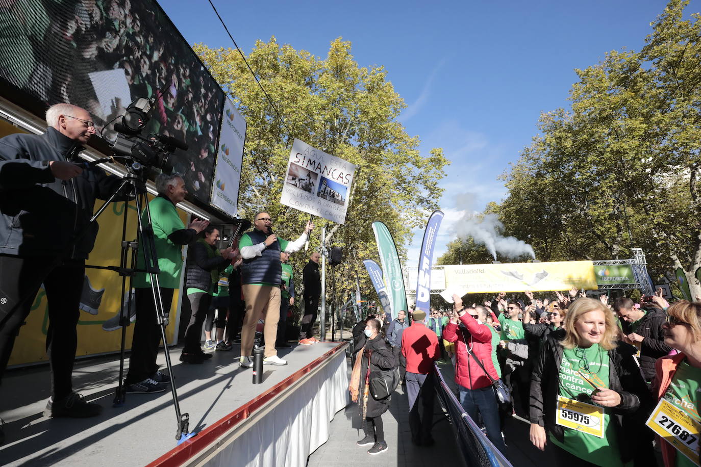 La marcha contra el cáncer llena Valladolid de verde