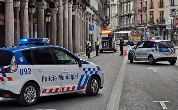 Destroza su coche frente al Lasa Sport y da positivo en dos drogas