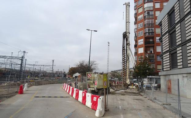 La calle Estación permanecerá cortada todo el mes por las obras del paso de Panaderos