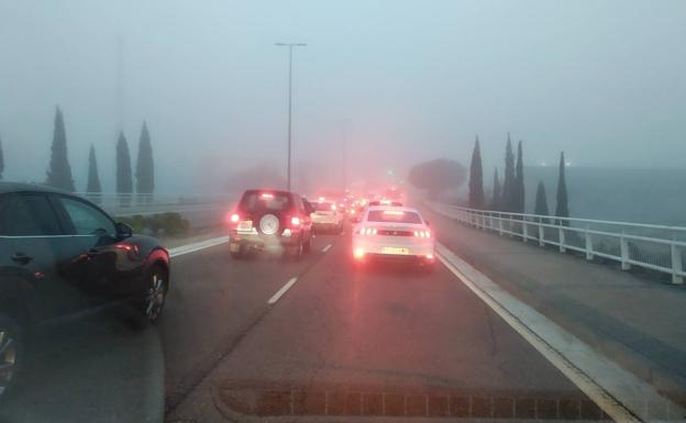 La niebla cubre Valladolid capital y la DGT pide precaución en cuatro carreteras de la provincia