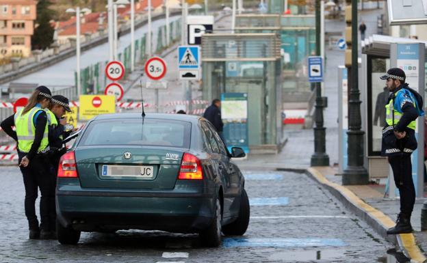 Investigado por conducir bajo los efectos del alcohol en Vía Roma