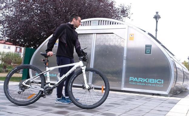 Movasa plantea bonos mensuales de entre 5 y 15 euros para usar los 30 aparcabicis cubiertos