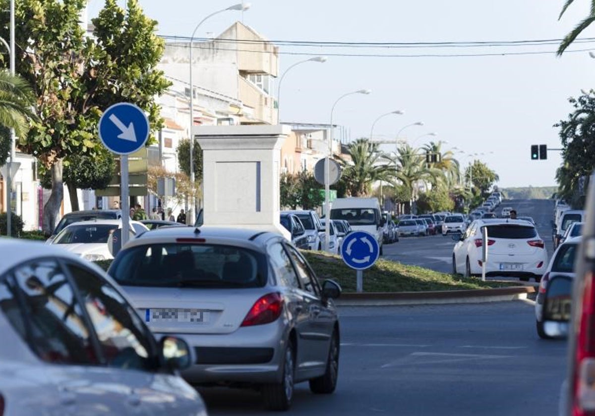 El aviso de la Guardia Civil a los conductores: cuidado con la forma de hacer las rotondas