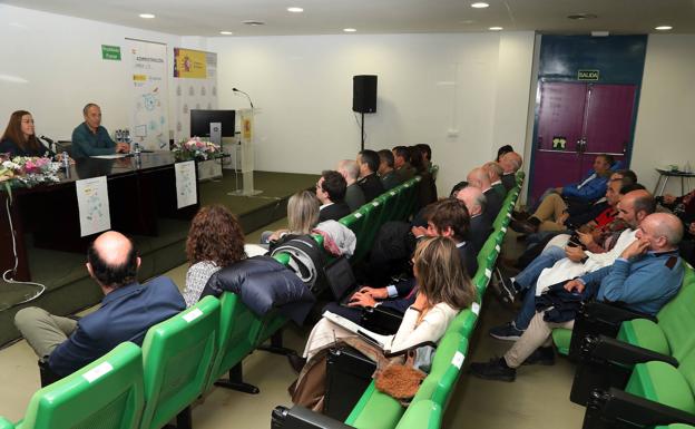 El Gobierno presenta en Palencia 'La Administración cerca de ti' para realizar trámites desde casa