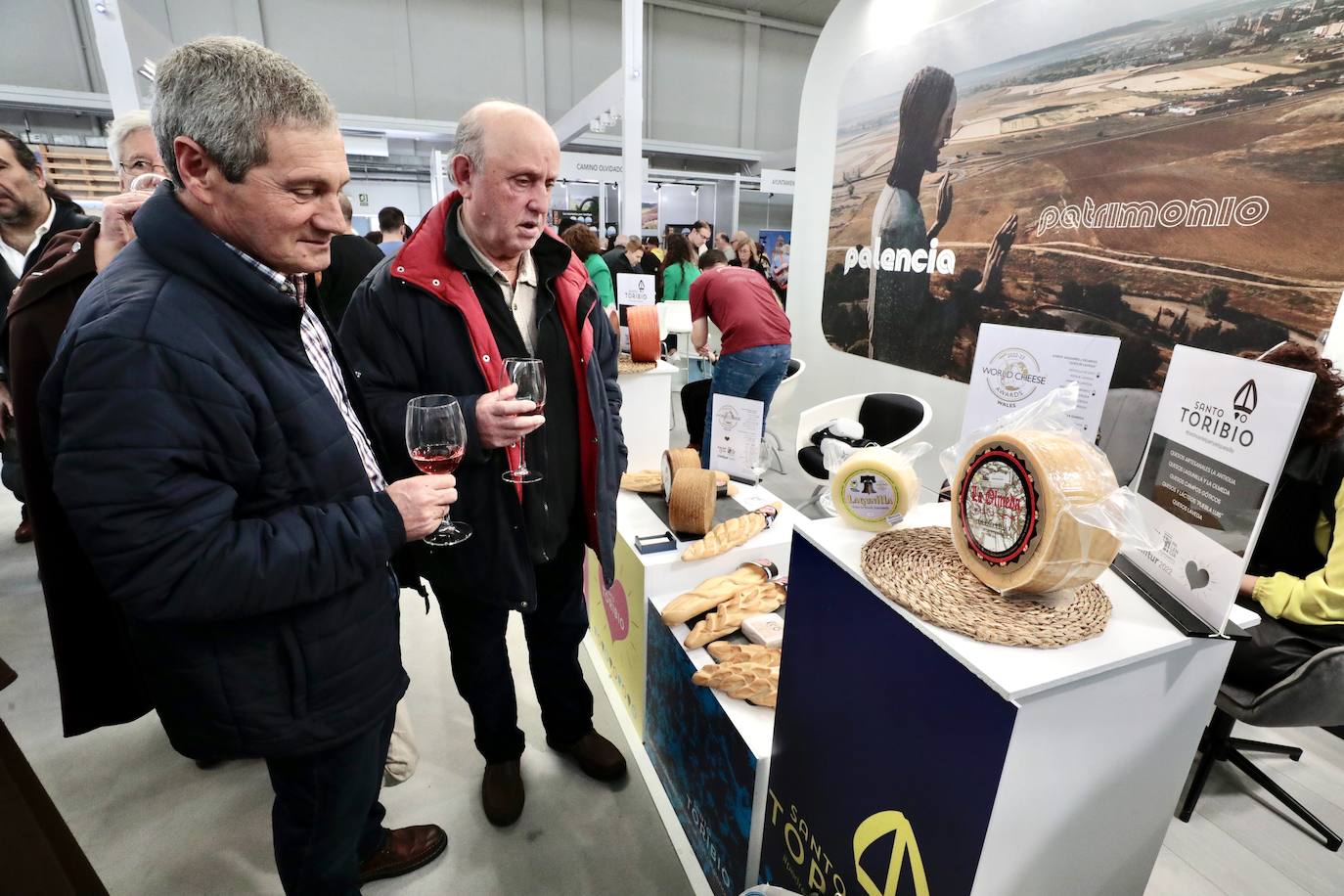 Inauguración del stand de Palencia en Intur