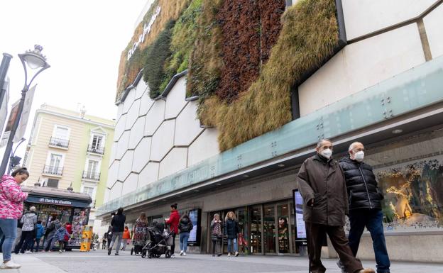 Cuando cierra un Corte Inglés: sorpresa, miedo y un efecto por descubrir