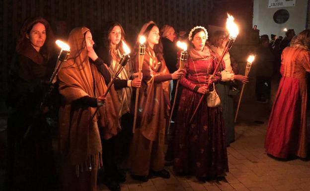 Villabrágima recrea la llegada de los comuneros en 1520 con La Noche de las Antorchas