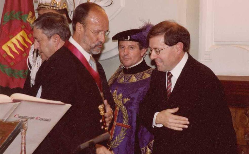 Valentín Merino, 25 años guardando los «secretos» del Ayuntamiento de Valladolid