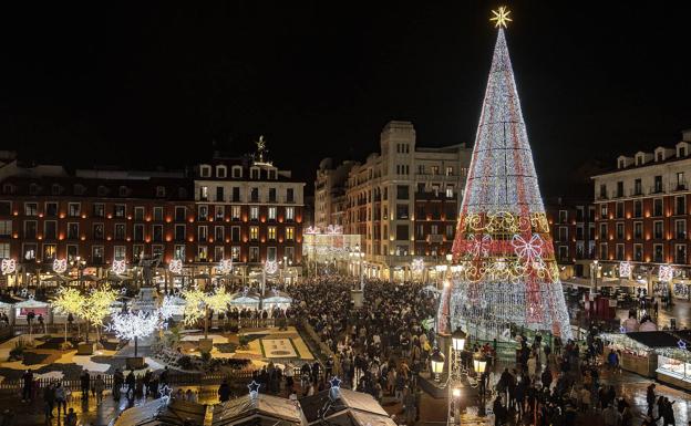 La Hermandad Universitaria celebra su auto navideño con quince villancicos