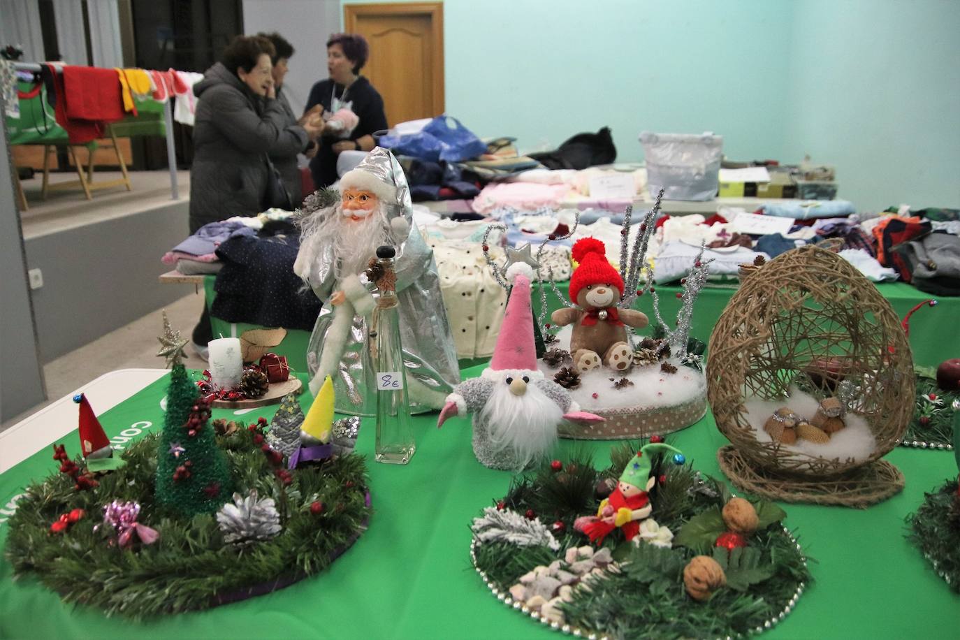 La Asociación contra el Cáncer de Rioseco celebra su popular rastrillo navideño