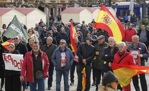 Vox carga en Palencia contra la «traición» y la «mentira» de Sánchez por provocar la «ruina»