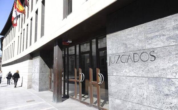 Aplazado al 16 de diciembre el juicio de la acusada de maltratar a su madre octogenaria