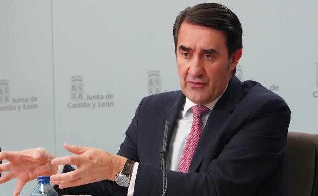 Suárez-Quiñones: España va «en sentido contrario» a Europa con el lobo
