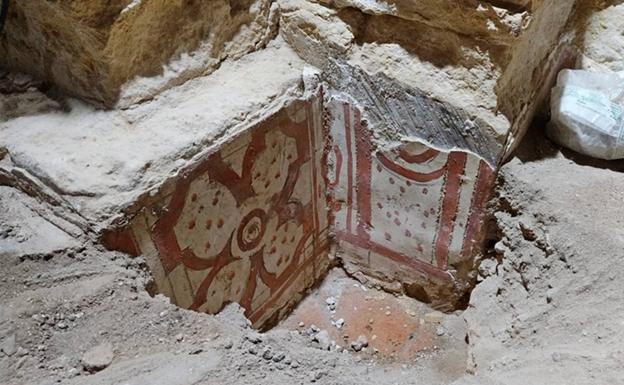 Patrimonio protege la pintura mural hallada durante las obras del castillo
