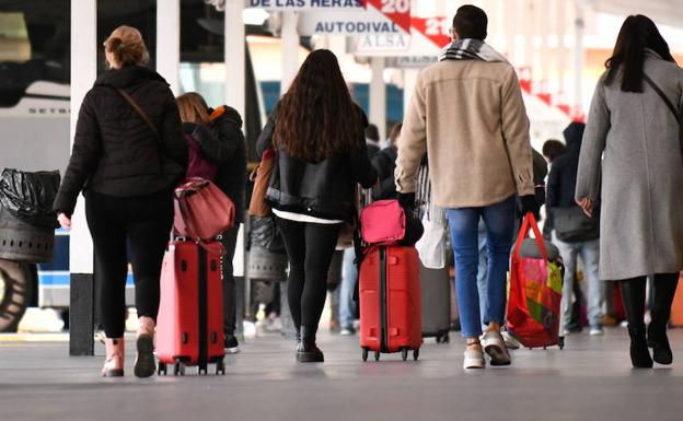 La Junta recibe un centenar largo de peticiones de emigrantes para retornar a Castilla y León