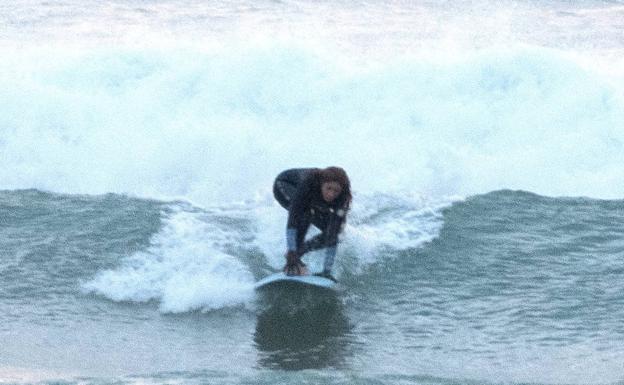 Shakira se desplaza a Cantabria para disfrutar del surf, antes de irse a Miami