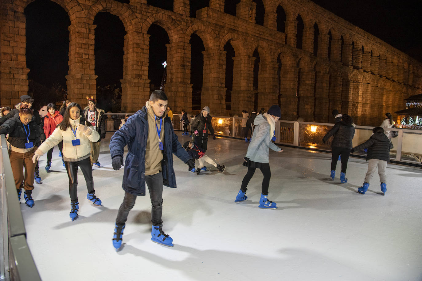 Más de 2.000 personas han patinado en la pista de Santa Columba