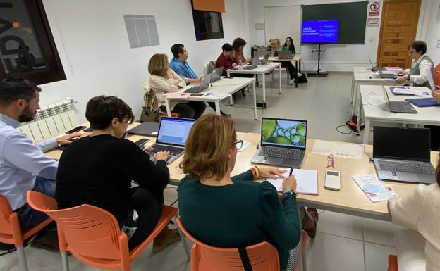 Nueve de cada diez asistentes a los cursos de Participación Ciudadana son mujeres