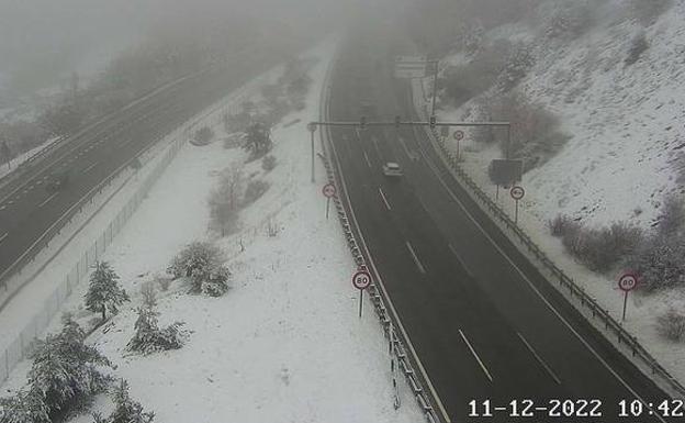Precaución para circular por la A-1 por la nieve en Boceguillas y Somosierra