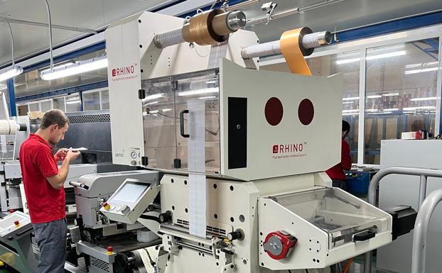 Etilisa y su nueva máquina de acabados