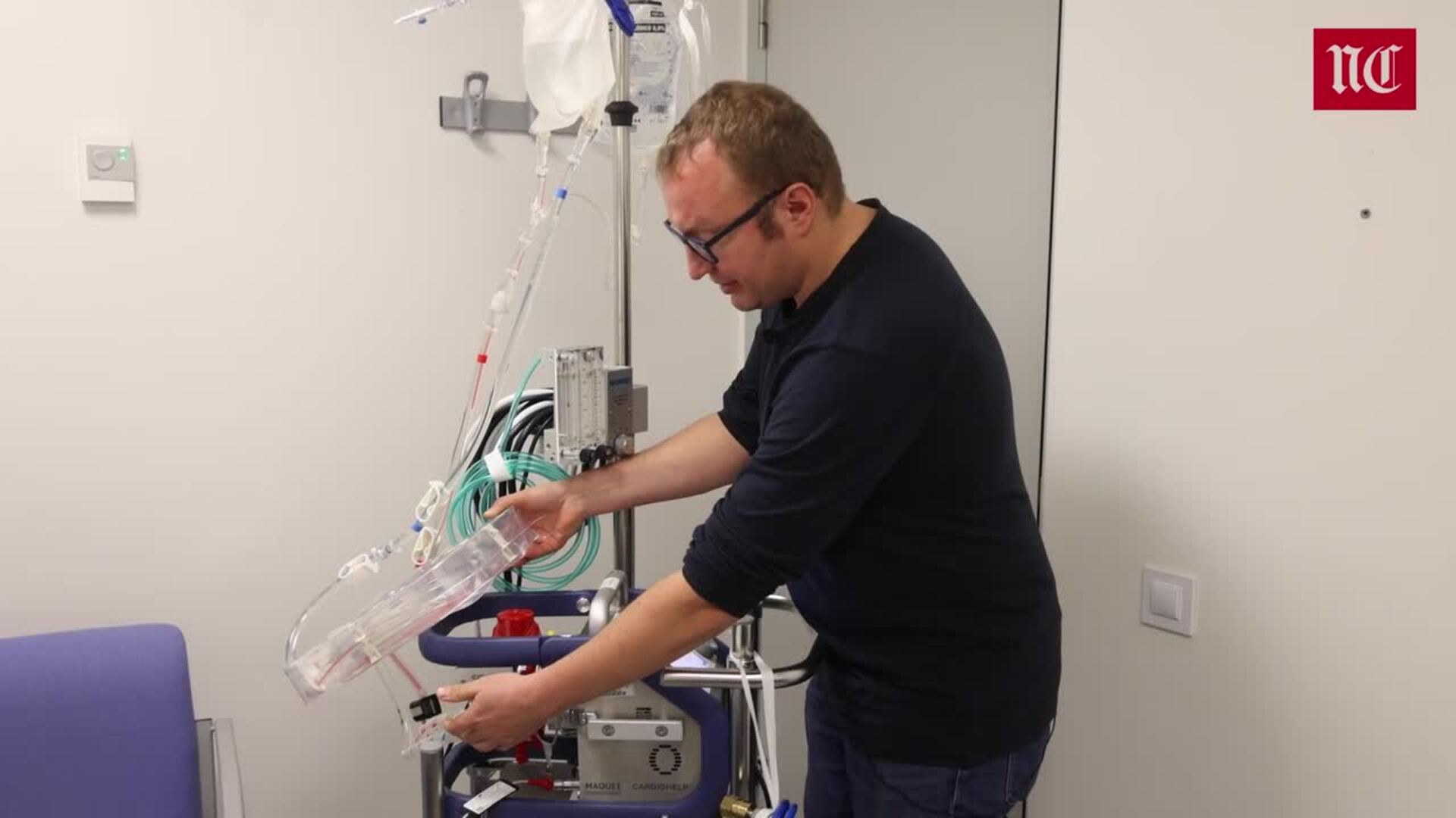 Una ECMO, el corazón artificial que permite al Clínico salvar vidas