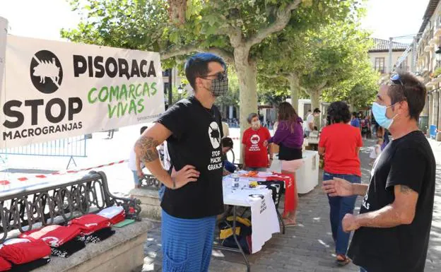 El colectivo Pisoraca presenta 2.500 alegaciones más contra las macrogranjas