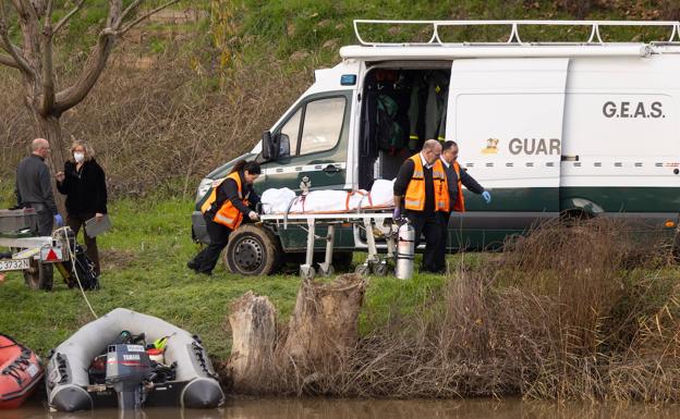 El rescate del piloto se complica al no hallarse en el ultraligero siniestrado