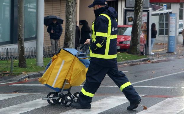 CC OO denuncia a Correos por las condiciones de su nueva nave en Hontoria