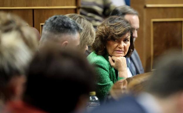 El PSOE abre expediente a Carmen Calvo por romper la disciplina de voto