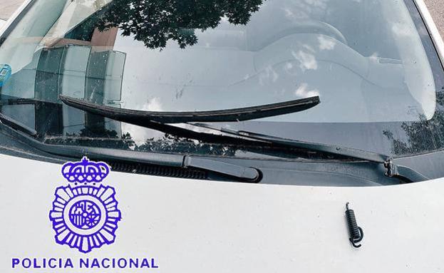 Detenido por causar 27.000 euros en daños en 182 coches sin motivo aparente