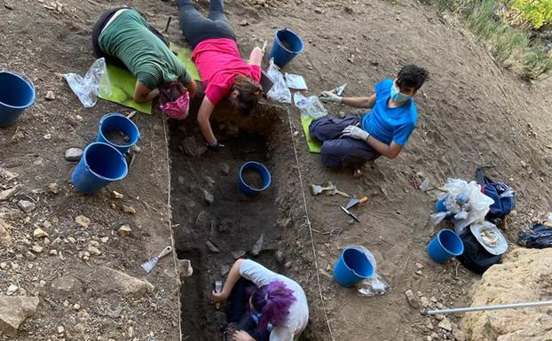 Hallan restos de poblamiento humano del Paleolítico superior en el entorno de Segovia