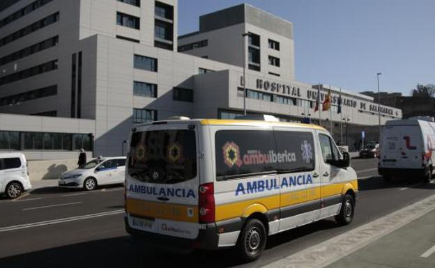 Tres heridos al volcar un turismo en la A-62 en Salamanca