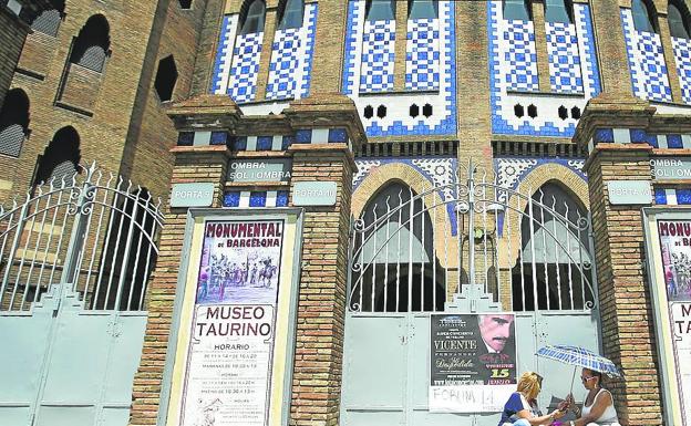 Los Beatles, los Stones, Bob Marley y Manolete, en el coso barcelonés