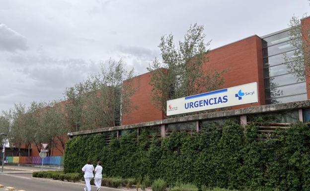 Sedado y estabilizado pero crítico el operario que quedó atrapado en la barredora