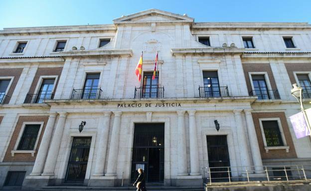 La Fiscalía pide un año de cárcel a una 'coach' por fingir ser psicóloga